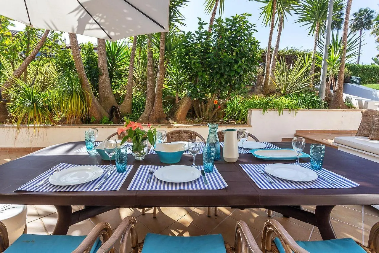 Decor N' Cozy Place For Families And Friends Guia  Apartment