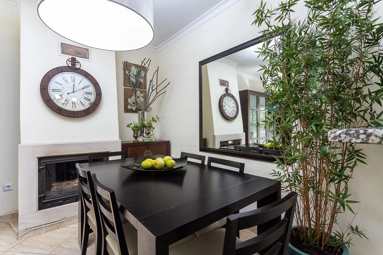 Decor N' Cozy Place For Families And Friends Guia  Apartment